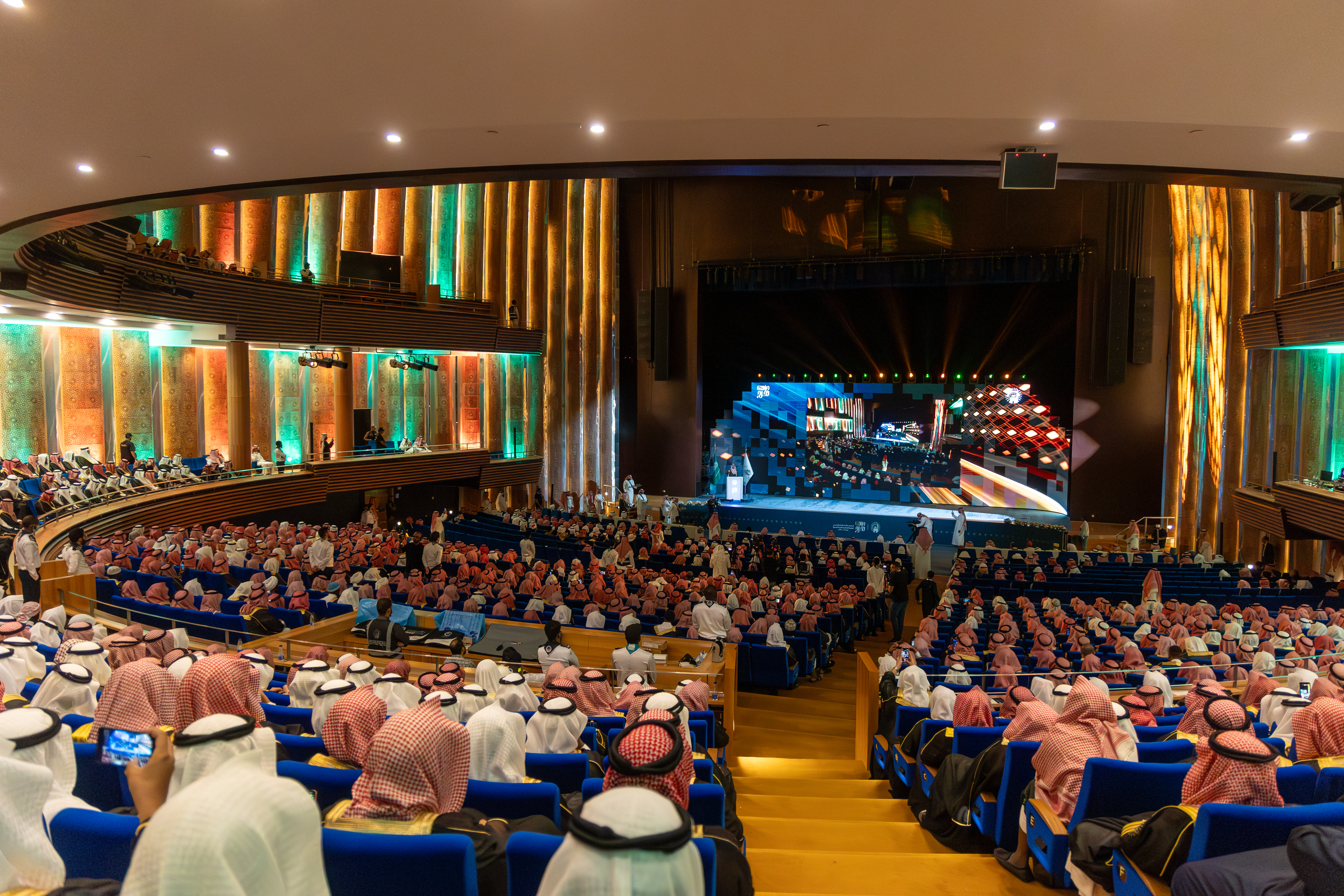 برعاية سمو أمير منطقة المدينة المنورة وحضور وتشريف نائب أمير المنطقة .. الجامعة الإسلامية تحتفل بتخريج الدفعة الـ62 من طلابها - 4
