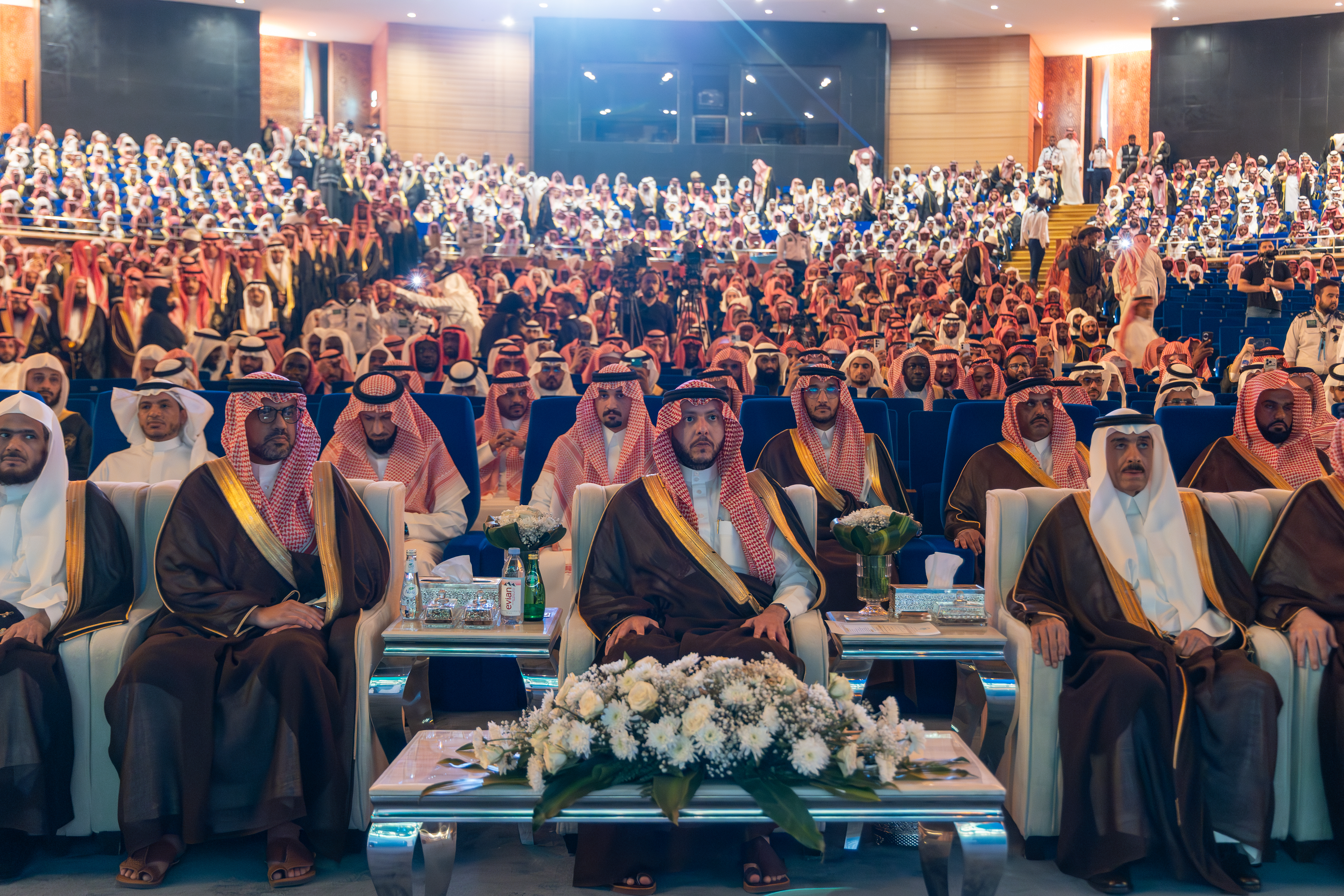 برعاية سمو أمير منطقة المدينة المنورة وحضور وتشريف نائب أمير المنطقة .. الجامعة الإسلامية تحتفل بتخريج الدفعة الـ62 من طلابها - 1