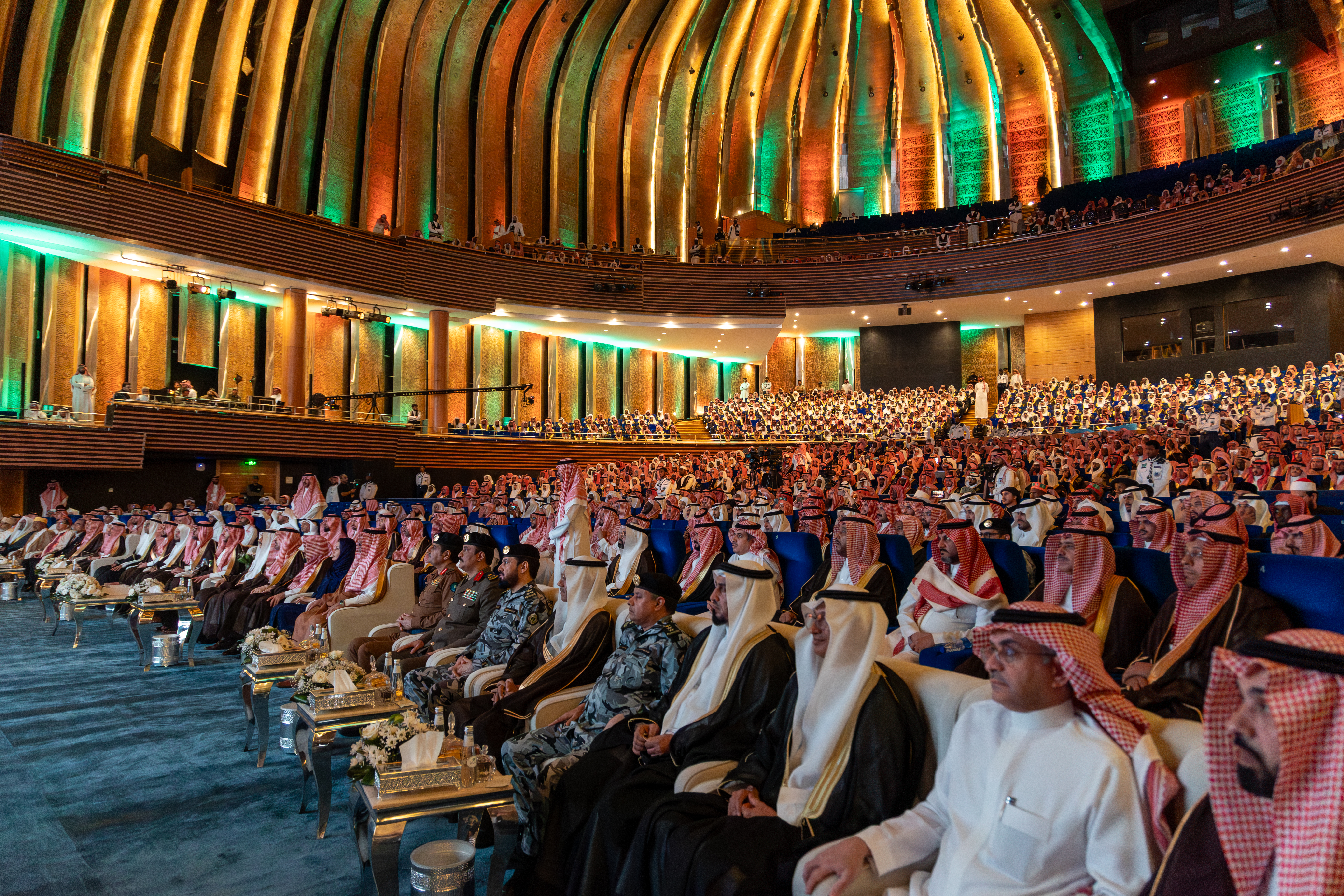 برعاية سمو أمير منطقة المدينة المنورة وحضور وتشريف نائب أمير المنطقة .. الجامعة الإسلامية تحتفل بتخريج الدفعة الـ62 من طلابها - 3