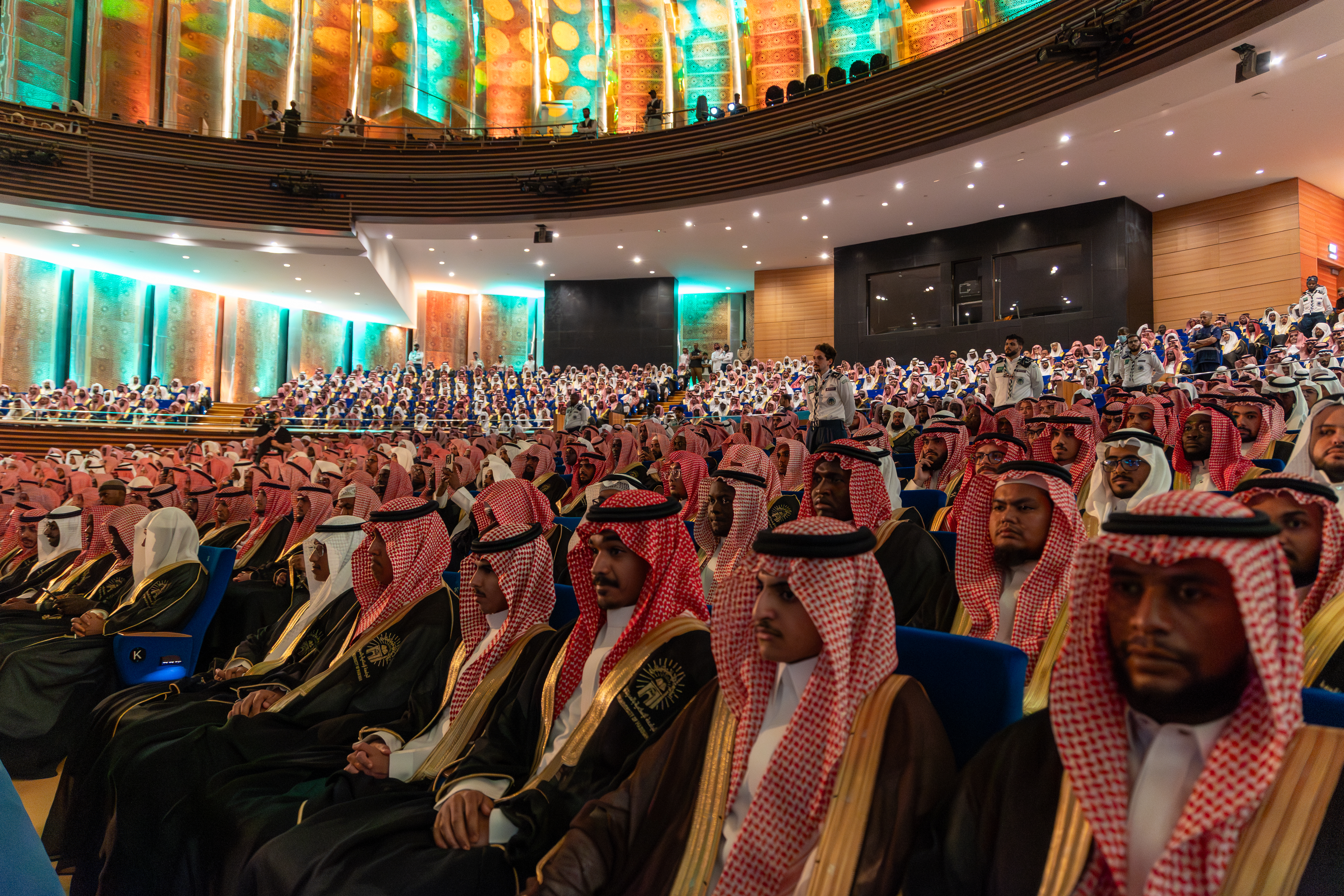 برعاية سمو أمير منطقة المدينة المنورة وحضور وتشريف نائب أمير المنطقة .. الجامعة الإسلامية تحتفل بتخريج الدفعة الـ62 من طلابها - 5
