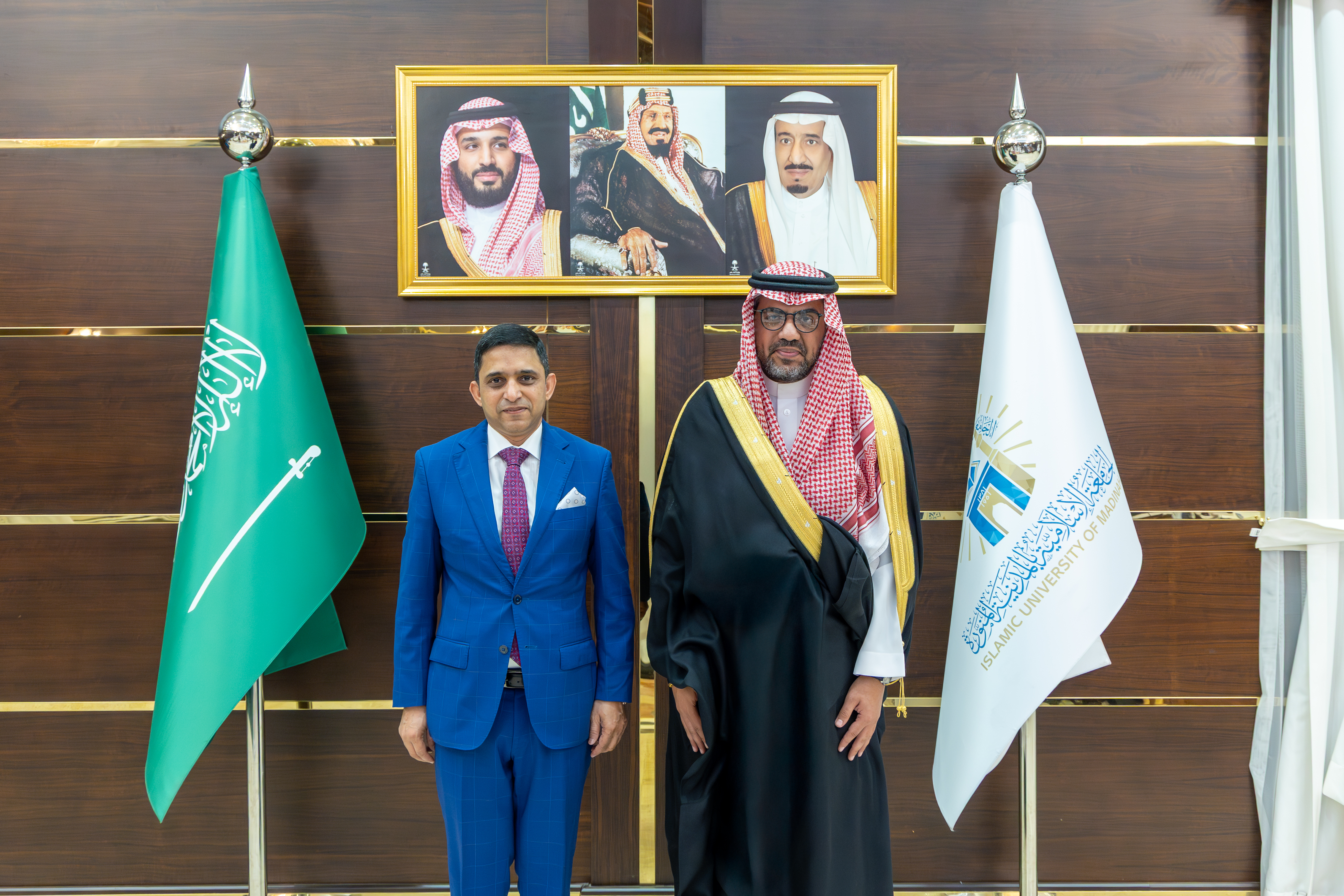 رئيس الجامعة الإسلامية يستقبل القنصل العام لجمهورية بنغلاديش الشعبية - 1