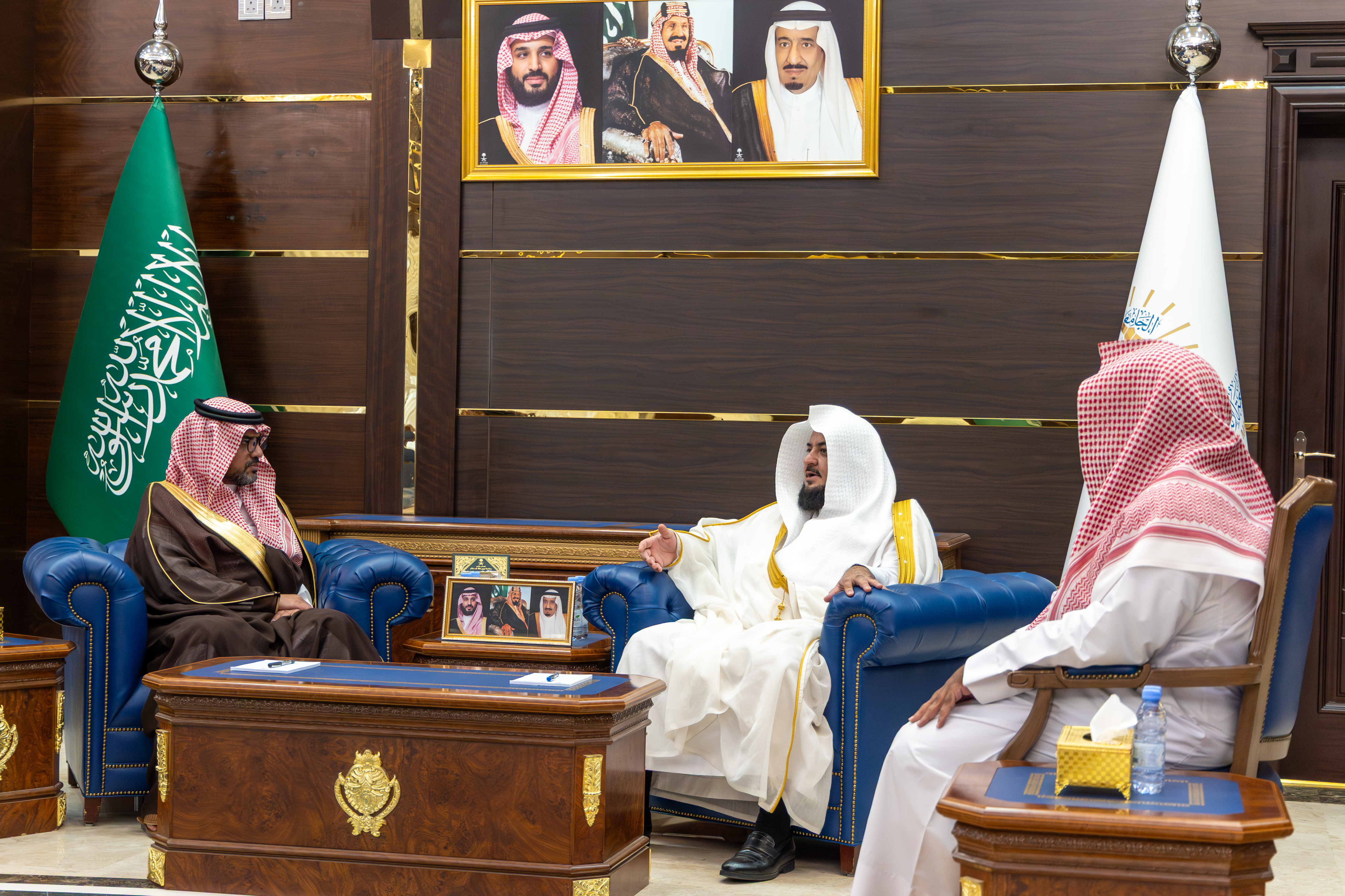 رئيس الجامعة الإسلامية يستقبل عضو هيئة كبار العلماء فضيلة الشيخ أ.د.عبدالإله المُلا - 1