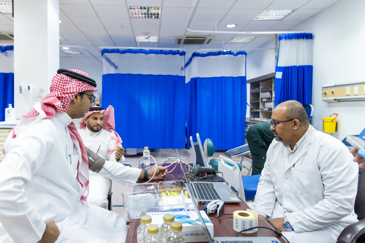 وكلاء الجامعة الإسلامية يشاركون في الحملة الوطنية للتبرع بالدم لعام 2026 - 2