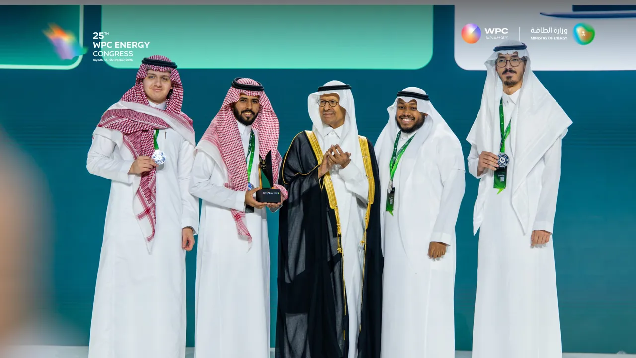 فريق "رصين" من الجامعة الإسلامية يتوج في هاكاثون الطاقة 2026