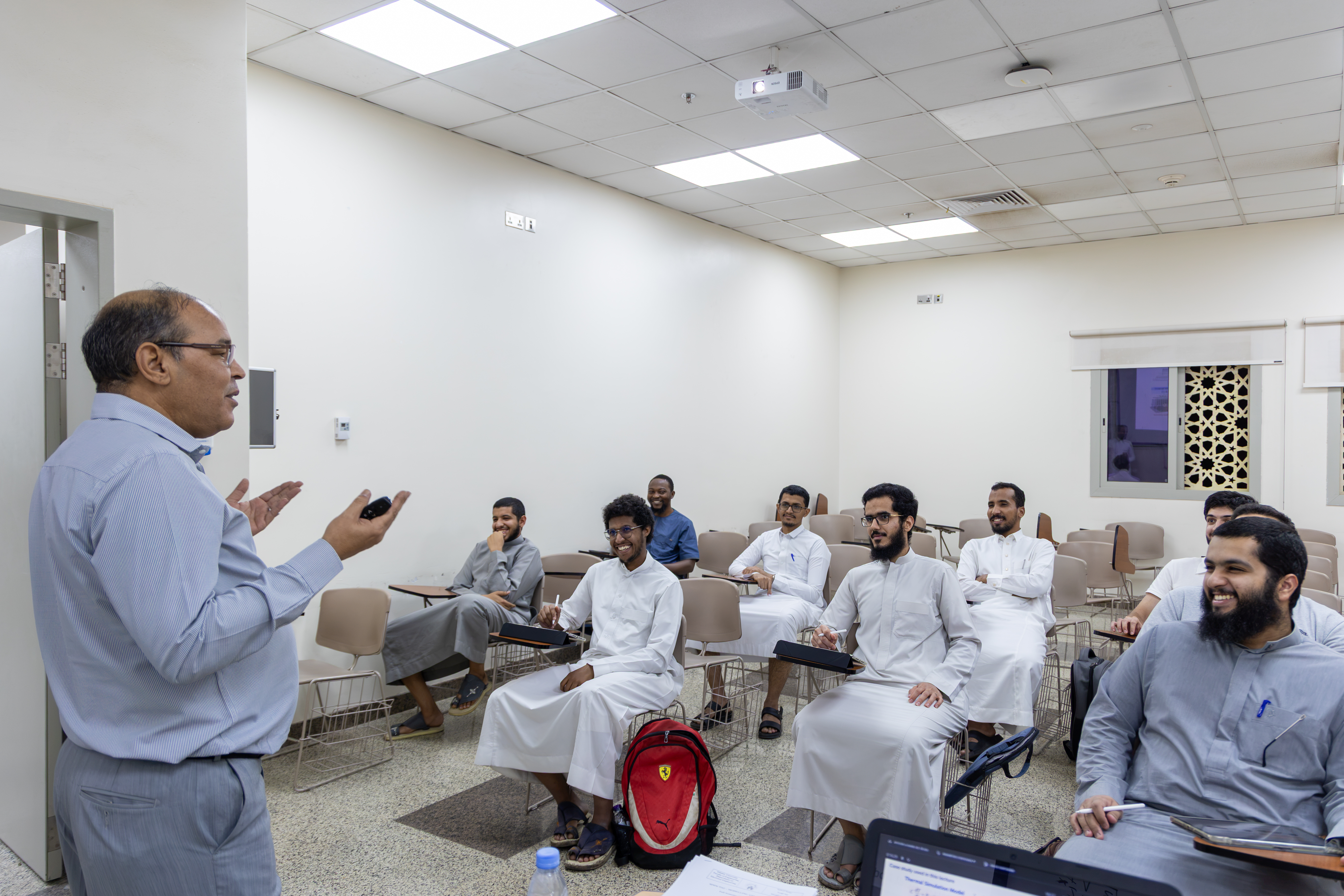 الجامعة الإسلامية تقدم برنامج ماجستير هندسة الميكاترونكس والروبوتكس لإعداد كفاءات متخصصة في التقنيات الحديثة - 2