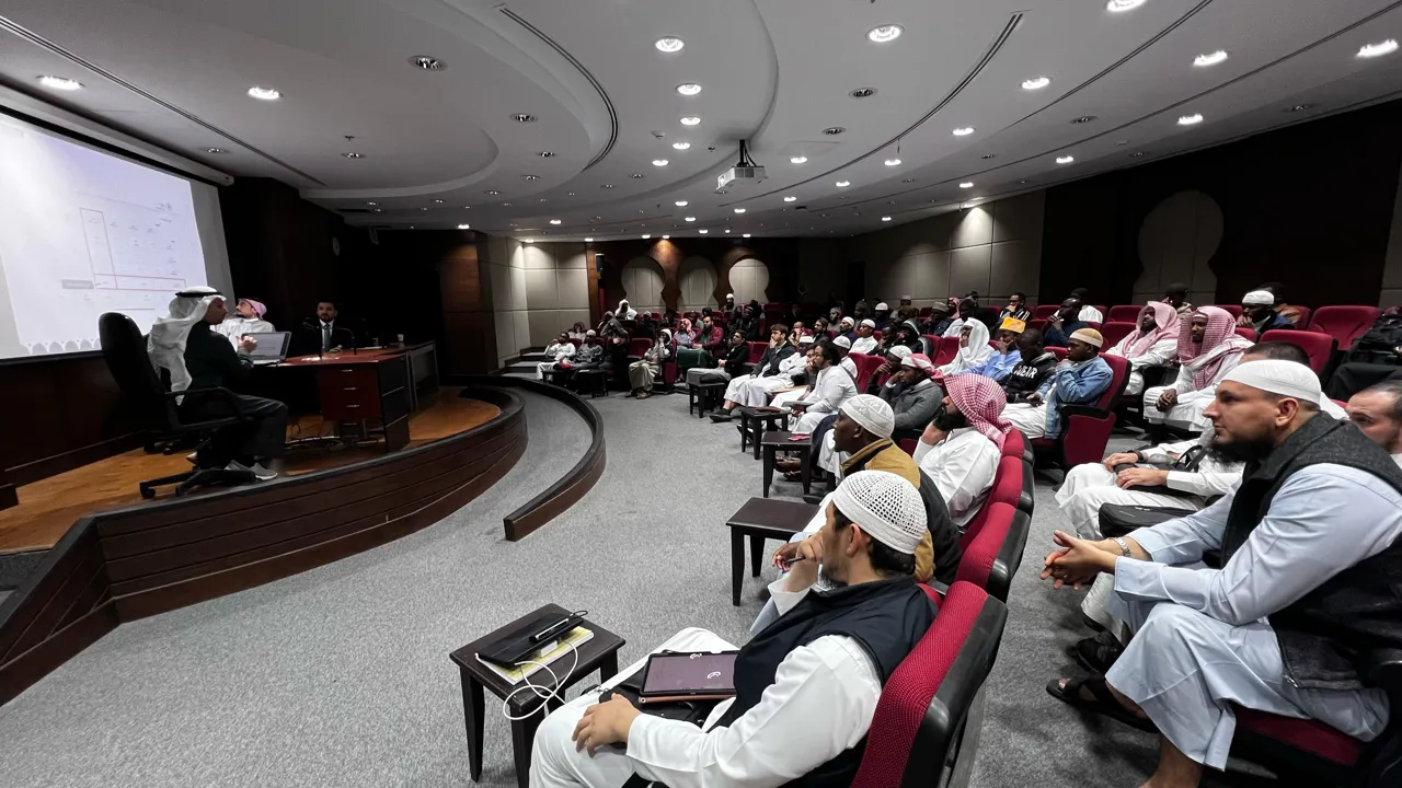 إدارة السفر في الجامعة الإسلامية تقيم لقاءً تعريفيًا لمندوبي الجنسيات - 4
