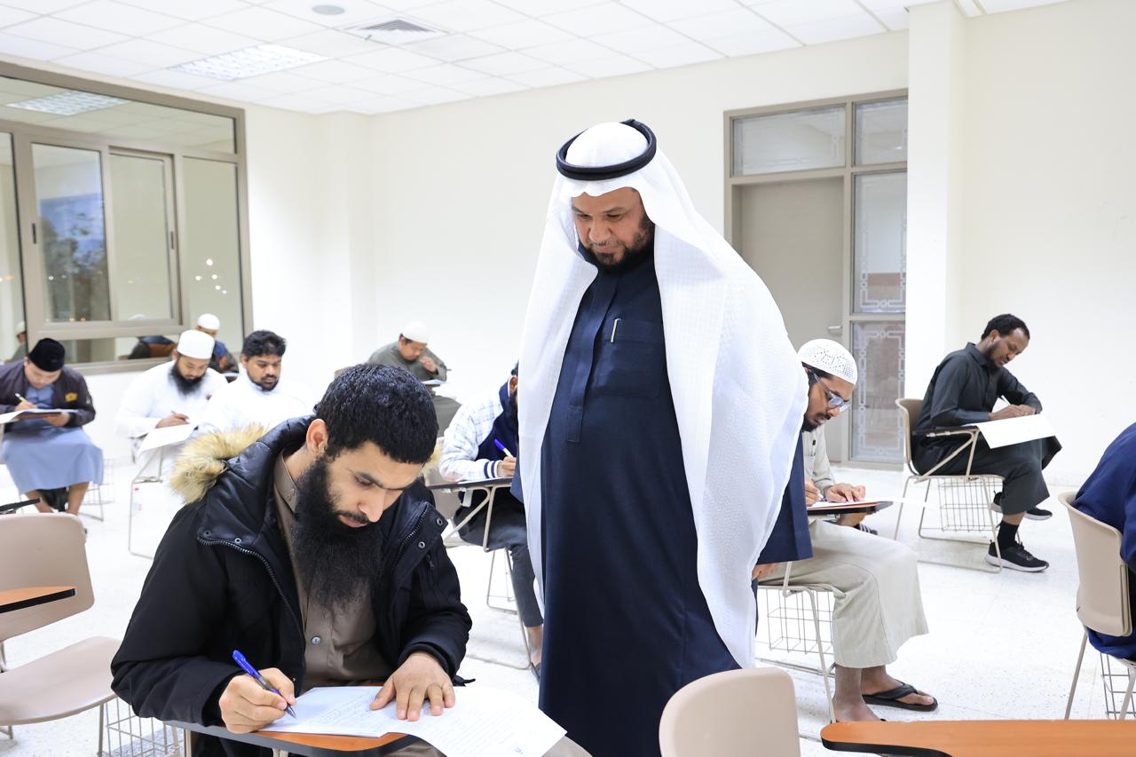 قامت ⁧‫#الجامعة_الإسلامية‬⁩ ممثلةً بـ ⁧‫#عمادة_الدراسات_العليا_والبحث_العلمي‬⁩ و بالتعاون مع عددٍ من كليات الجامعة بجولة تفقدية؛ لمتابعة سير الاختبارات النهائية - 1