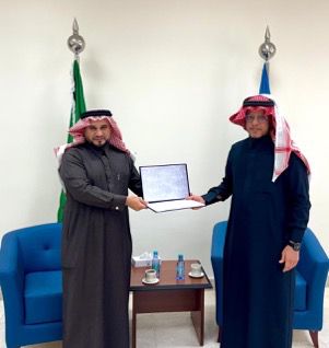 كرَّم سعادة وكيل الجامعة للدراسات العليا والبحث العلمي عددا من منسوبي ⁧‫عمادة الدراسات العليا‬⁩ ‏يتقدّمهم سعادة عميد الدراسات العليا، وسعادة وكيل العمادة، مثمِّناً جهودهم المتميّزة في فعاليات ⁧‫أسبوع الدراسات العليا‬⁩ الأول في الجامعة الإسلامية ‏راجيا لهم دوام التوفيق والسداد - 8