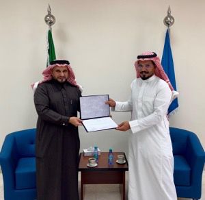 كرَّم سعادة وكيل الجامعة للدراسات العليا والبحث العلمي عددا من منسوبي ⁧‫عمادة الدراسات العليا‬⁩ ‏يتقدّمهم سعادة عميد الدراسات العليا، وسعادة وكيل العمادة، مثمِّناً جهودهم المتميّزة في فعاليات ⁧‫أسبوع الدراسات العليا‬⁩ الأول في الجامعة الإسلامية ‏راجيا لهم دوام التوفيق والسداد - 10
