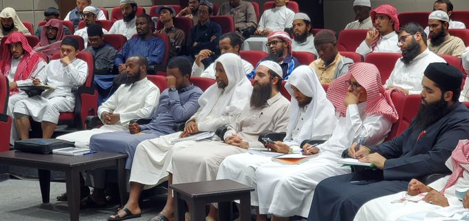 أقامت كلية الشريعة لقاء أكاديميًا بعنوان:  "الحصانة الشرعية في زمن الشبهات" - 3