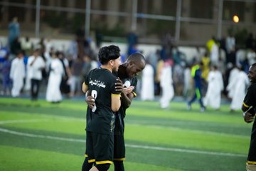 استقبل عميد كلية الشريعة د.محمد بن راضي السناني بحضور وكيل الكلية للشؤون الأكاديمية صباح يوم الخميس الماضي فريق الكلية بالتهاني والتبريكات لتحقيق المركز الأول في كأس الكليات - 3