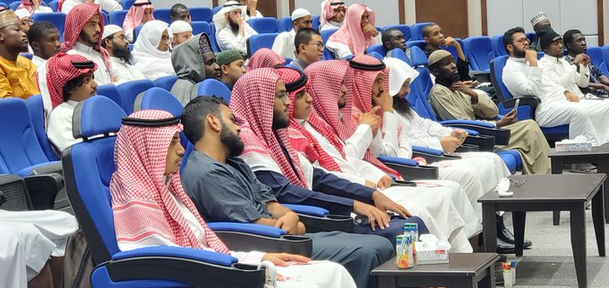 استقبلت كلية الشريعة طلابها وطالباتها المستجدين في لقاء مفتوح مع سعادة عميد الكلية - 3