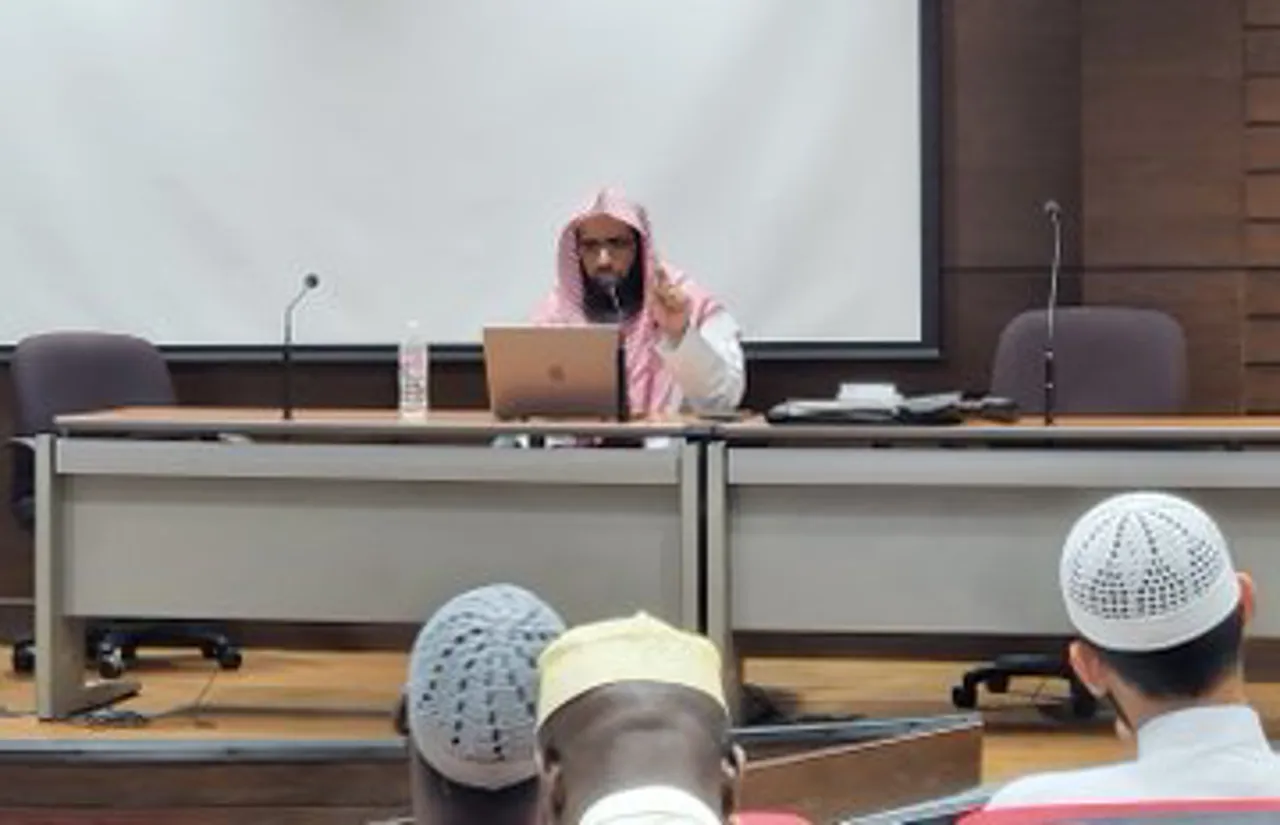 أقامت كلية الشريعة لقاء أكاديميًا بعنوان: "المواطنة الرقمية والوعي الصحيح" - 3