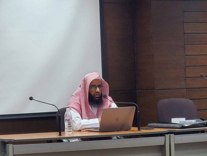 أقامت كلية الشريعة لقاء أكاديميًا بعنوان:  "المواطنة الرقمية والوعي الصحيح" - 2