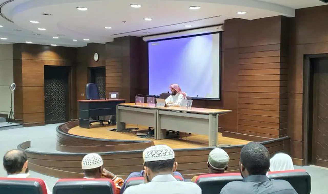 أقامت كلية الشريعة لقاء أكاديميًا بعنوان: "محبة الصحابة رضي الله عنهم وأثرها في الوعي الفكري" - 2