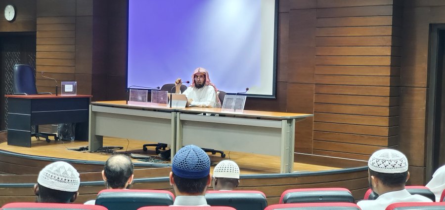 أقامت كلية الشريعة لقاء أكاديميًا بعنوان:  "محبة الصحابة رضي الله عنهم وأثرها في الوعي الفكري" - 1
