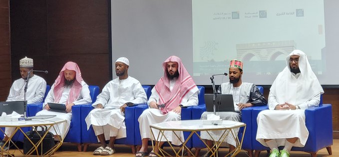 في أسبوع الدراسات العليا أقامت كلية الشريعة الملتقى الطلابي الثاني بعنوان: “فقه الأقليات الإسلامية– تحديات وحلول” - 2