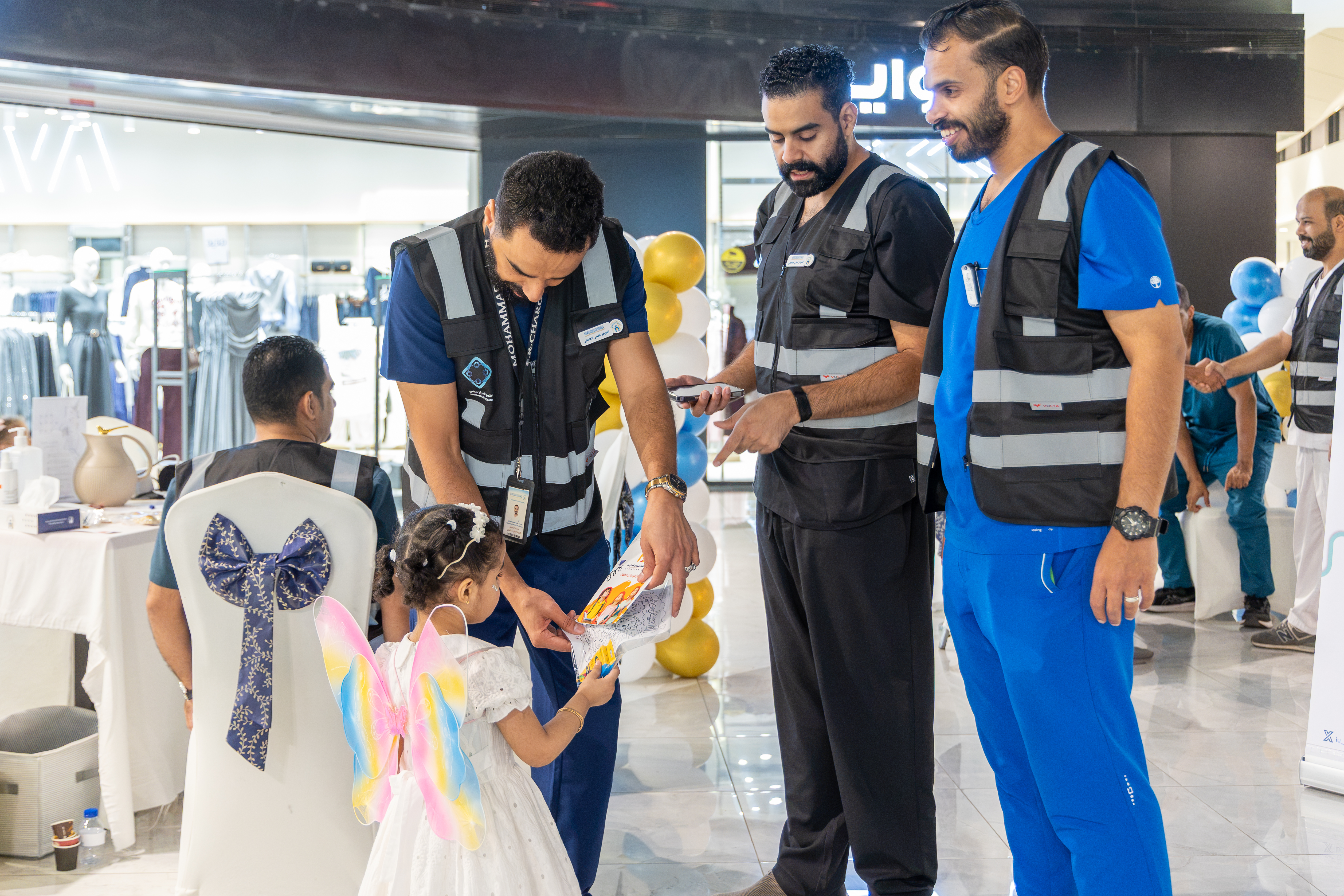 بمشاركة 51 من الكوادر الطبية والإدارية.. الجامعة الإسلامية تنفذ برنامج "صحتك اختيارك" لتعزيز الوعي الصحي بالمدينة المنورة - 7