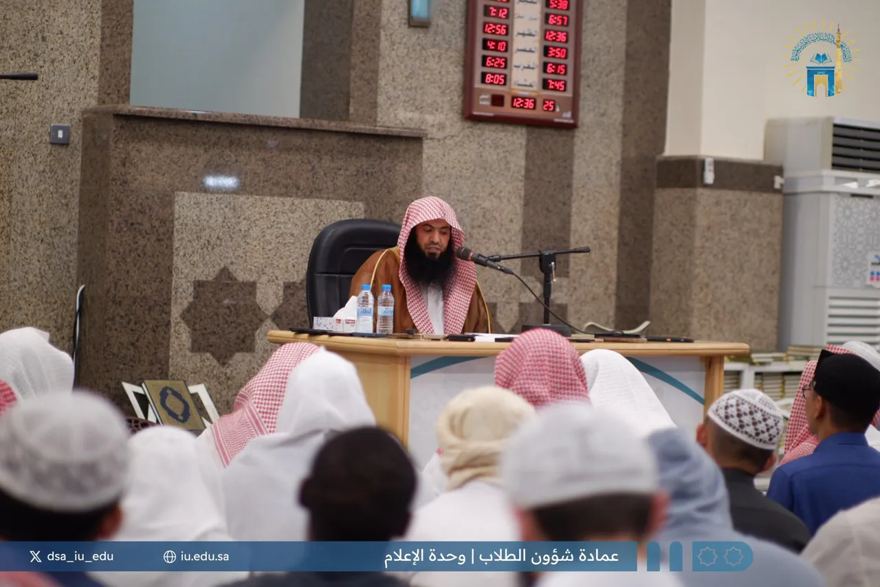 تنفيذ محاضرة علمية بعنوان: "الأصول التي خالفت فيها السروريةُ وجماعةُ الإخوان المسلمين أهلَ السنة والجماعة". قدمها فضيلة الشيخ: أ. د. عارف بن مزيد السحيمي يوم الأربعاء 13-شعبان-1446 في جامع الشيخ محمد بن إبراهيم