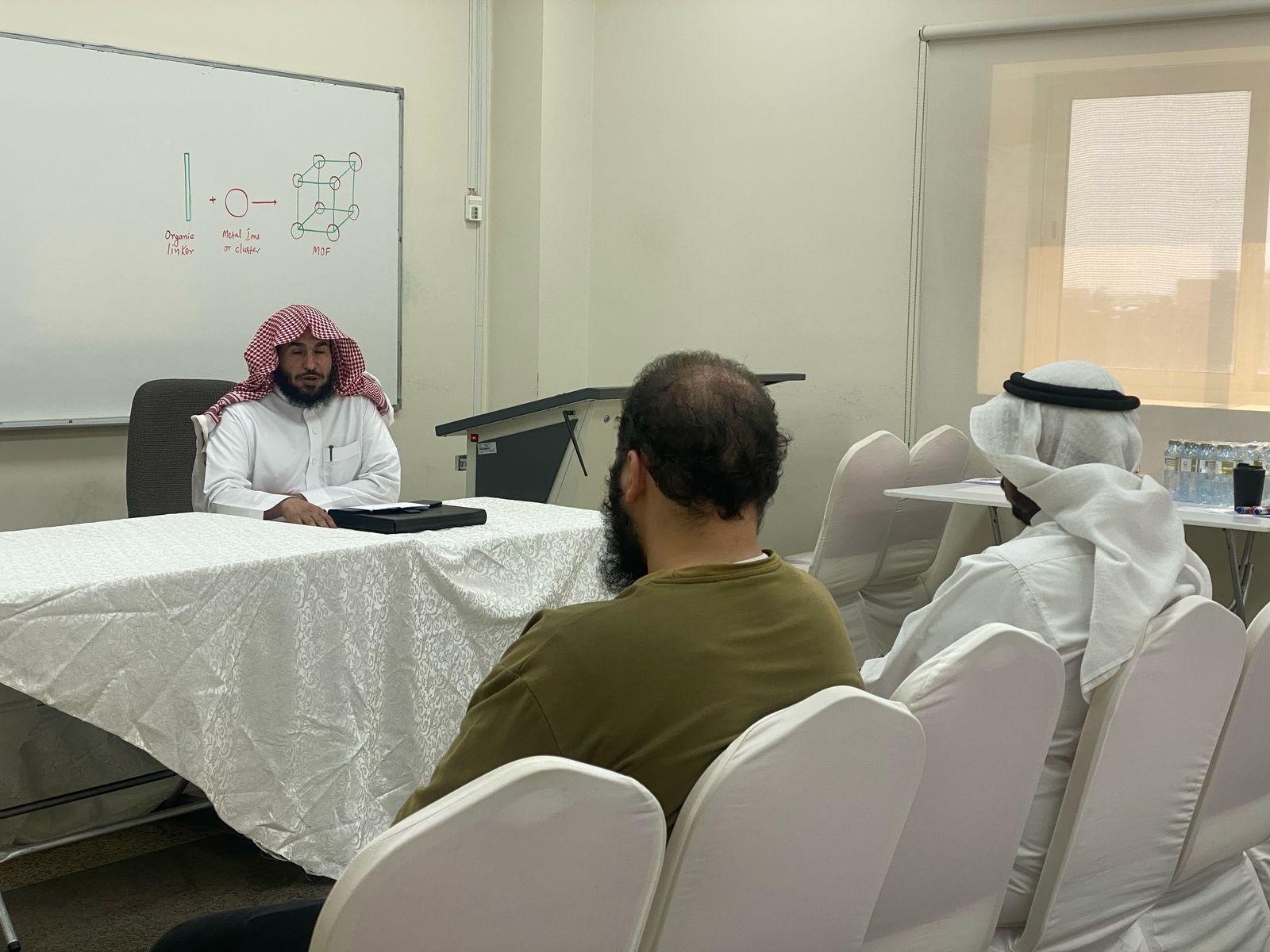 تنفيذ لقاء أكاديمي لطلاب كلية الهندسة بالتعاون مع وحدة التوعية الفكرية يوم الاثنين 11-شعبان-1446