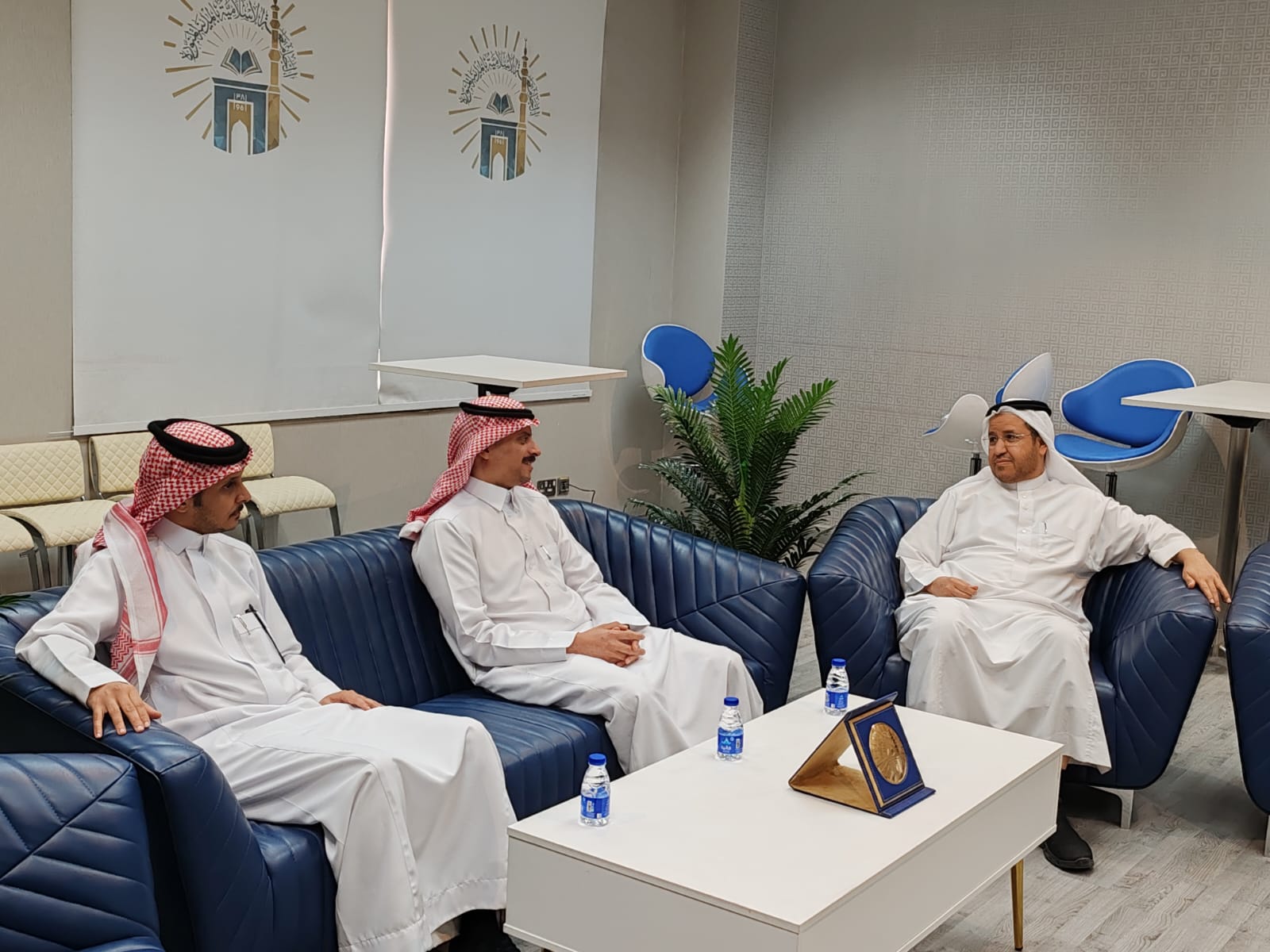 نيابةً عن سعادة عميد كلية العلوم، كرّم سعادة وكيل الكلية للتطوير والجودة د. حمود عبدالله الطالب المشاركين في فعاليات أسبوع الجودة التاسع 