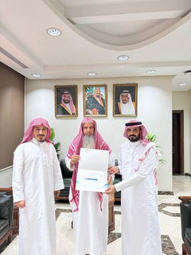 تنفيذ لقاء توعوي لطلاب كلية اللغة العربية والدراسات الإنسانية بالتعاون مع وحدة التوعية الفكرية يوم الخميس 19-ربيع الأول-1447 - 2