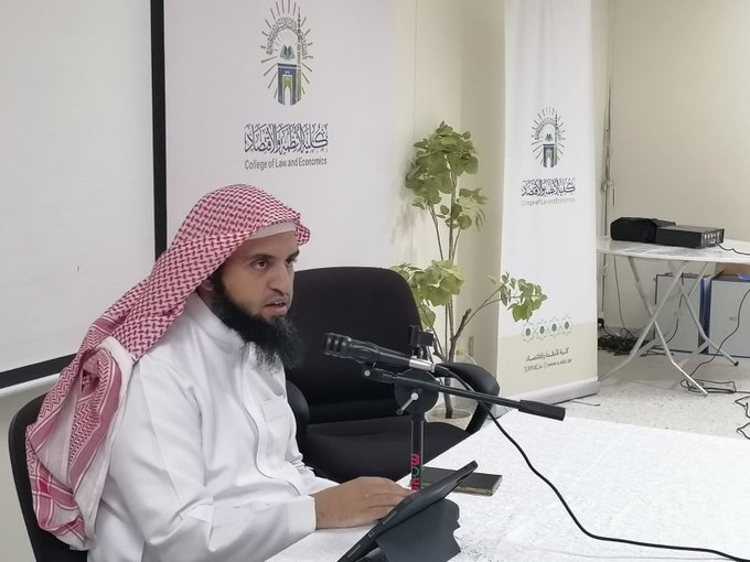 تنفيذ لقاء توعوي لطلاب كلية الأنظمة بالتعاون مع وحدة التوعية الفكرية يوم الاثنين 09-ربيع الأول-1447 - 2