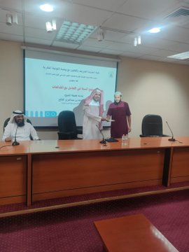 تنفيذ لقاء توعوي لطلاب كلية الحديث الشريف بالتعاون مع وحدة التوعية الفكرية يوم الثلاثاء 15-ربيع الثاني-1447 - 3