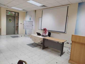 تنفيذ لقاء توعوي لطلاب كلية العلوم بالتعاون مع وحدة التوعية الفكرية يوم الأربعاء 09-ربيع الثاني-1447 - 2
