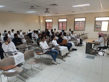 تنفيذ لقاء توعوي لطلاب كلية العلوم بالتعاون مع وحدة التوعية الفكرية يوم الثلاثاء 15-ربيع الثاني-1447 - 2
