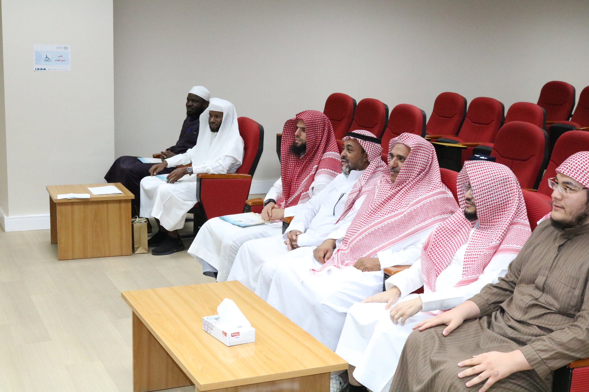 بالتعاون مع وحدة التوعية الفكرية اختتمت كلية القرآن الكريم مسابقة طلابية في التوعية الفكرية وتكريم الفائزين - 3