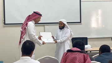 تنفيذ لقاء توعوي لطلاب كلية الهندسة بالتعاون مع وحدة التوعية الفكرية يوم الأربعاء 30-ربيع الثاني-1447 - 2