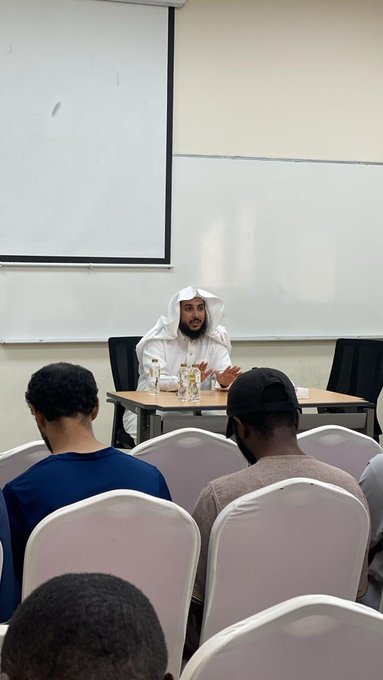 تنفيذ لقاء توعوي لطلاب كلية الهندسة بالتعاون مع وحدة التوعية الفكرية يوم الخميس 08-جمادى الأولى-1447 - 2