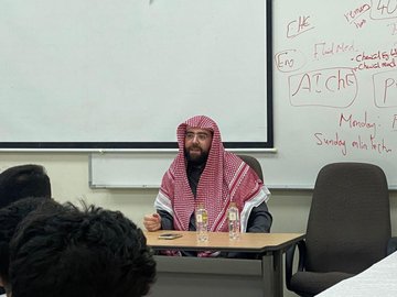 تنفيذ لقاء توعوي لطلاب كلية الهندسة بالتعاون مع وحدة التوعية الفكرية يوم الأربعاء 25-رجب-1447 - 2