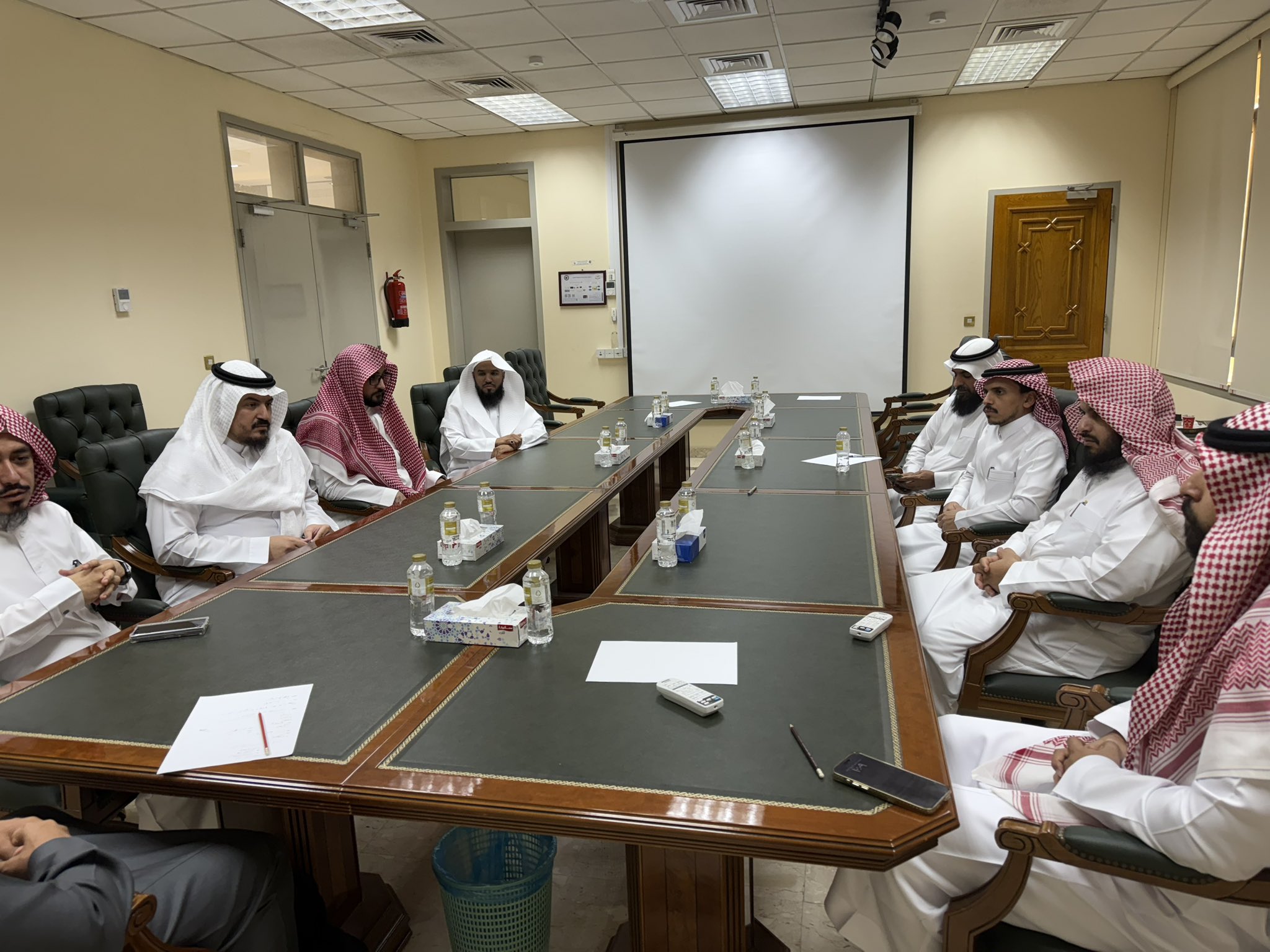 إقامة ورشة عمل بعنوان (تعزيز الوعي الفكري) لقيادات كلية الحديث الشريف يوم الأربعاء 18-ربيع الأول-1447ه - 1