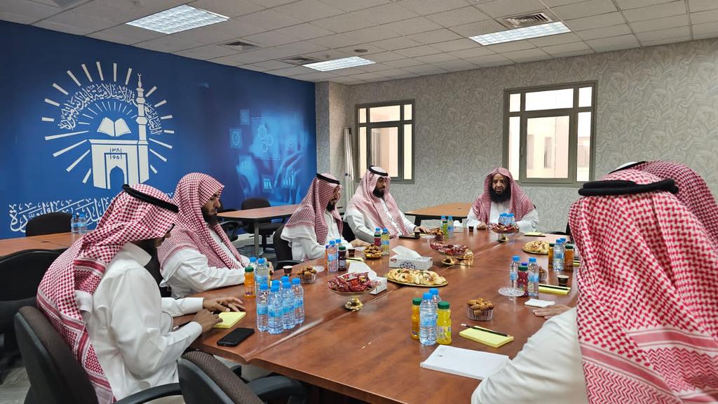إقامة ورشة عمل بعنوان (تعزيز الوعي الفكري) لقيادات كلية العقيدة والدعوة يوم الأربعاء 18-ربيع الأول-1447ه - 1