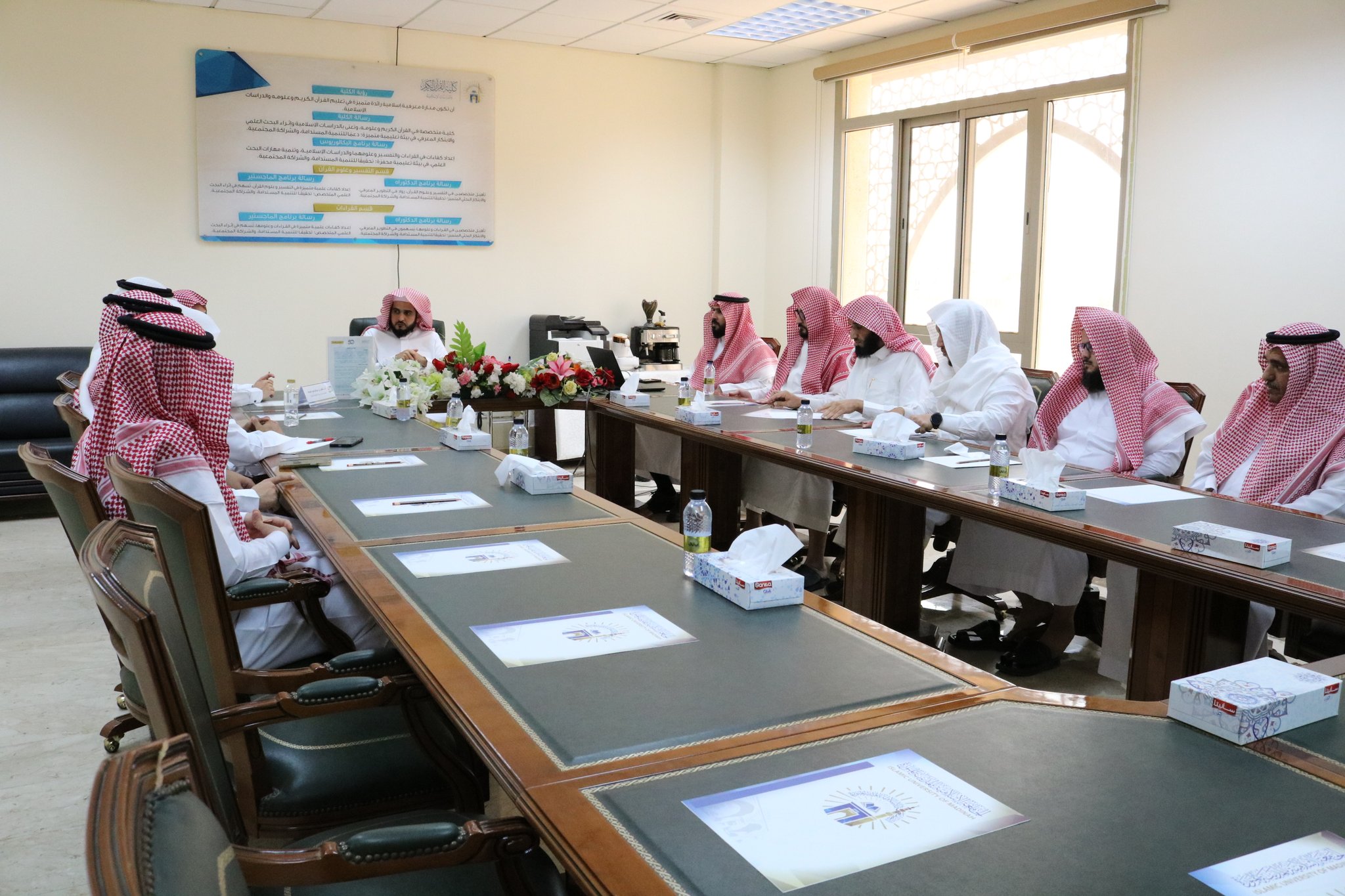 إقامة ورشة عمل بعنوان (تعزيز الوعي الفكري) لقيادات كلية القرآن الكريم يوم الأربعاء 18-ربيع الأول-1447ه - 2