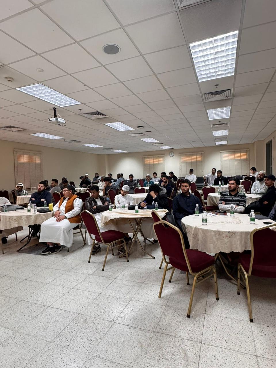 أقامت كلية العلوم بالتعاون مع وحدة التوعية الفكرية محاضرة قدمها سعادة عميد كلية العلوم د.طارق بن زياد أبولبده - 3