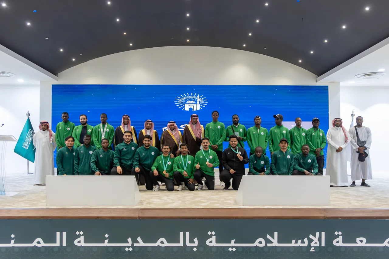برعاية وحضور رئيس الجامعة الإسلامية.. عمادة شؤون الطلاب تقيم الحفل الختامي للأنشطة الطلابية للعام الجامعي 1447هـ - 10