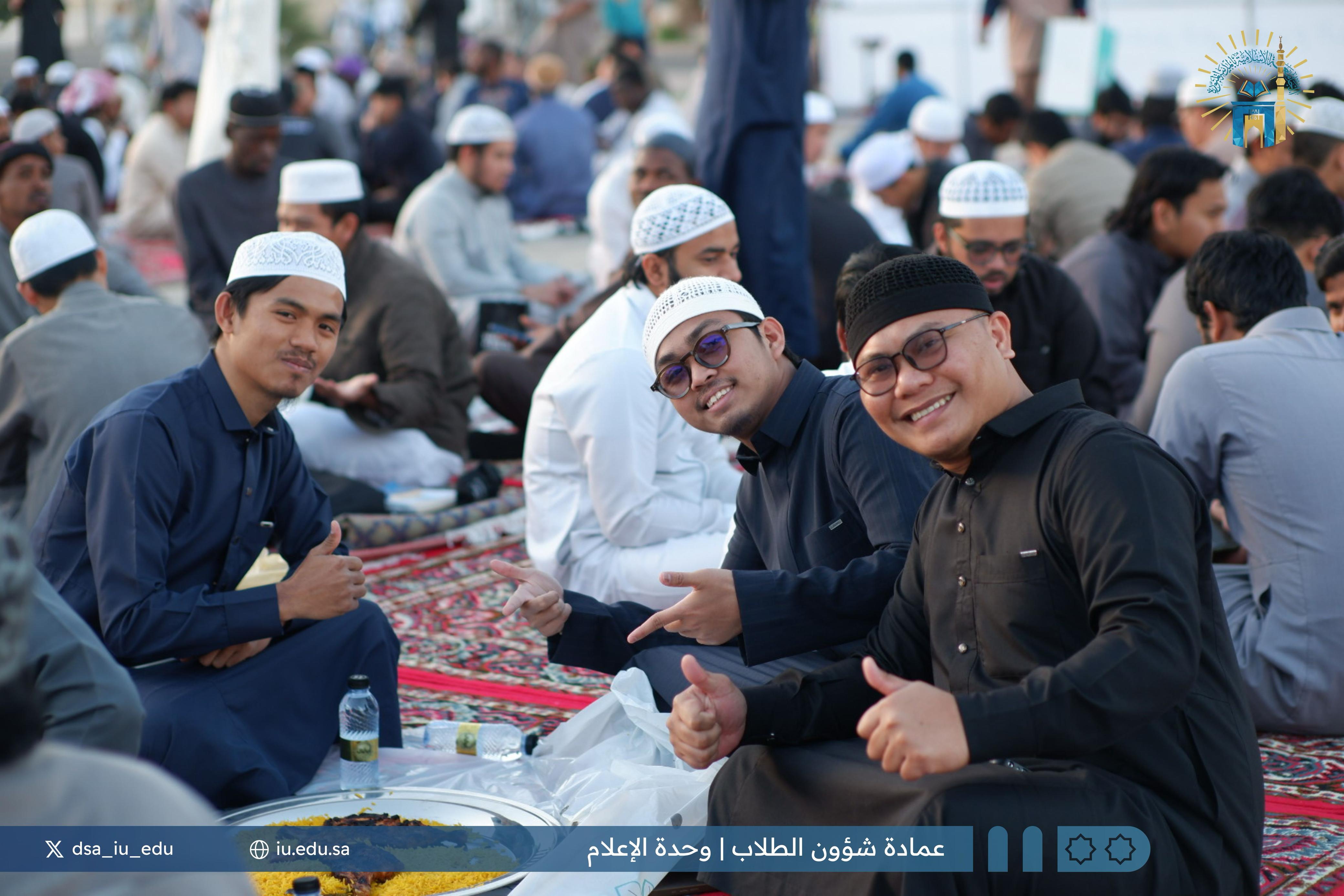 جامعة إسلامية تضيء ليالي رمضان: أكثر من 100 متطوع يجسدون روح العطاء والتآخي في إفطار رمضاني عالمي - 2