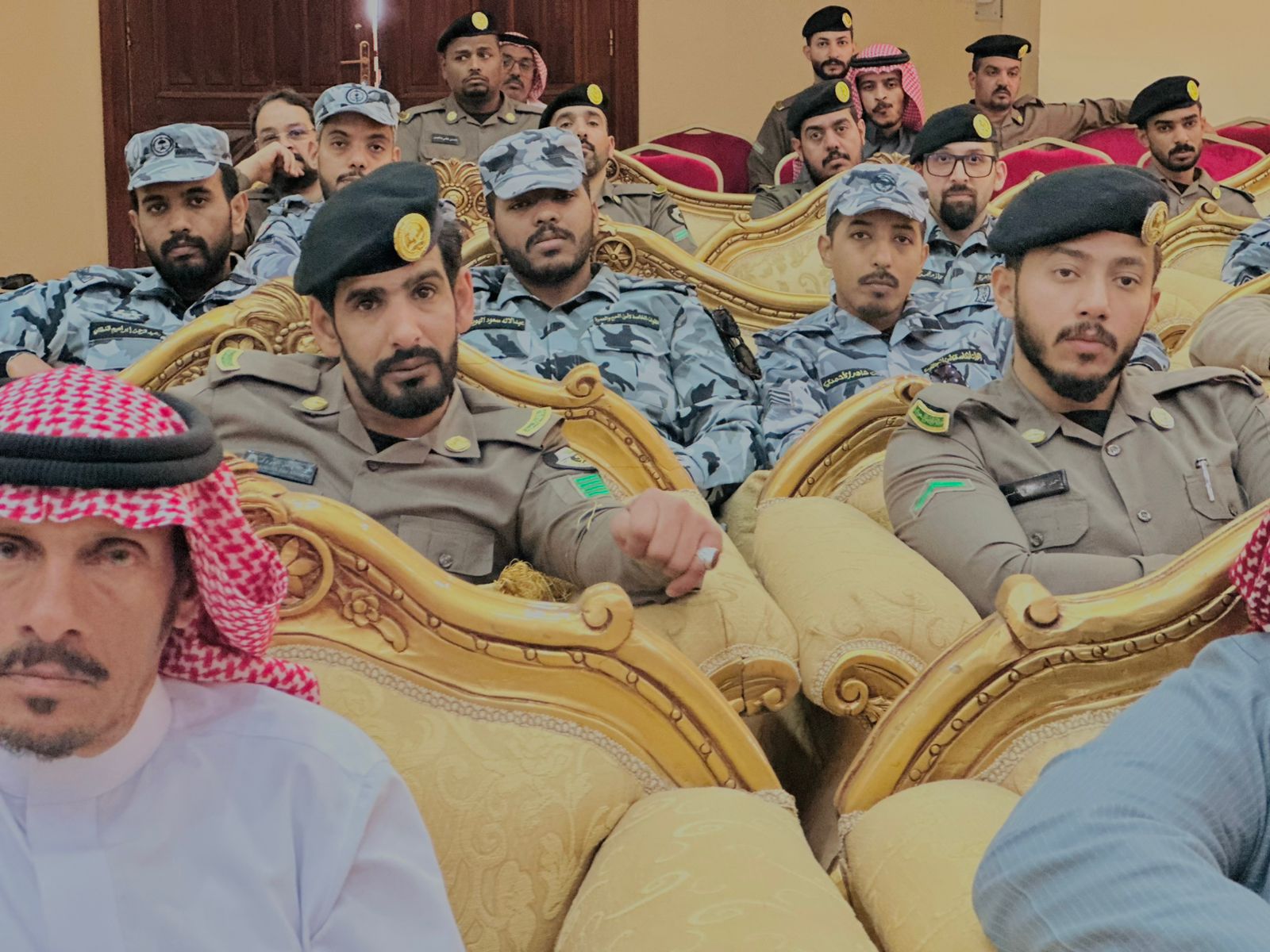 تنفيذ محاضرة بعنوان (التحذير من الجماعات المتطرفة) قدمها فضيلة أ.د  محمد بن بخيت الحجيلي في مديرية شرطة منطقة المدينة المنورة - 9