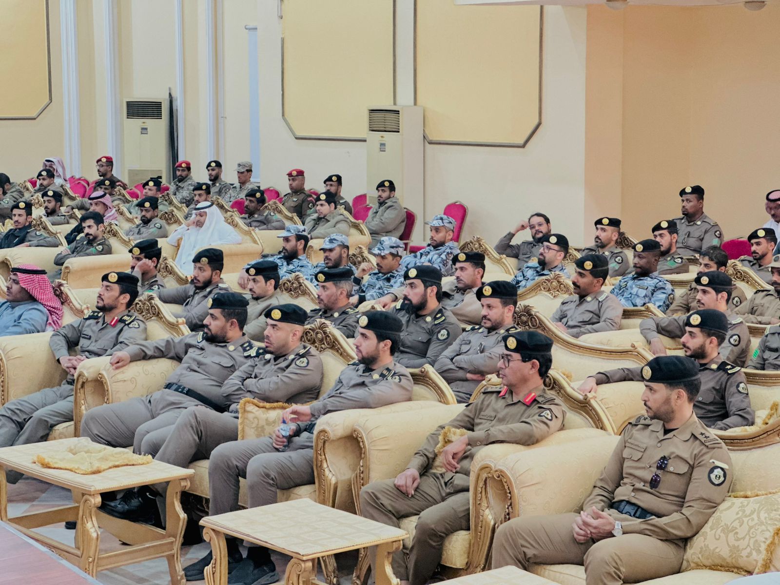 تنفيذ محاضرة بعنوان (التحذير من الجماعات المتطرفة) قدمها فضيلة أ.د  محمد بن بخيت الحجيلي في مديرية شرطة منطقة المدينة المنورة - 1