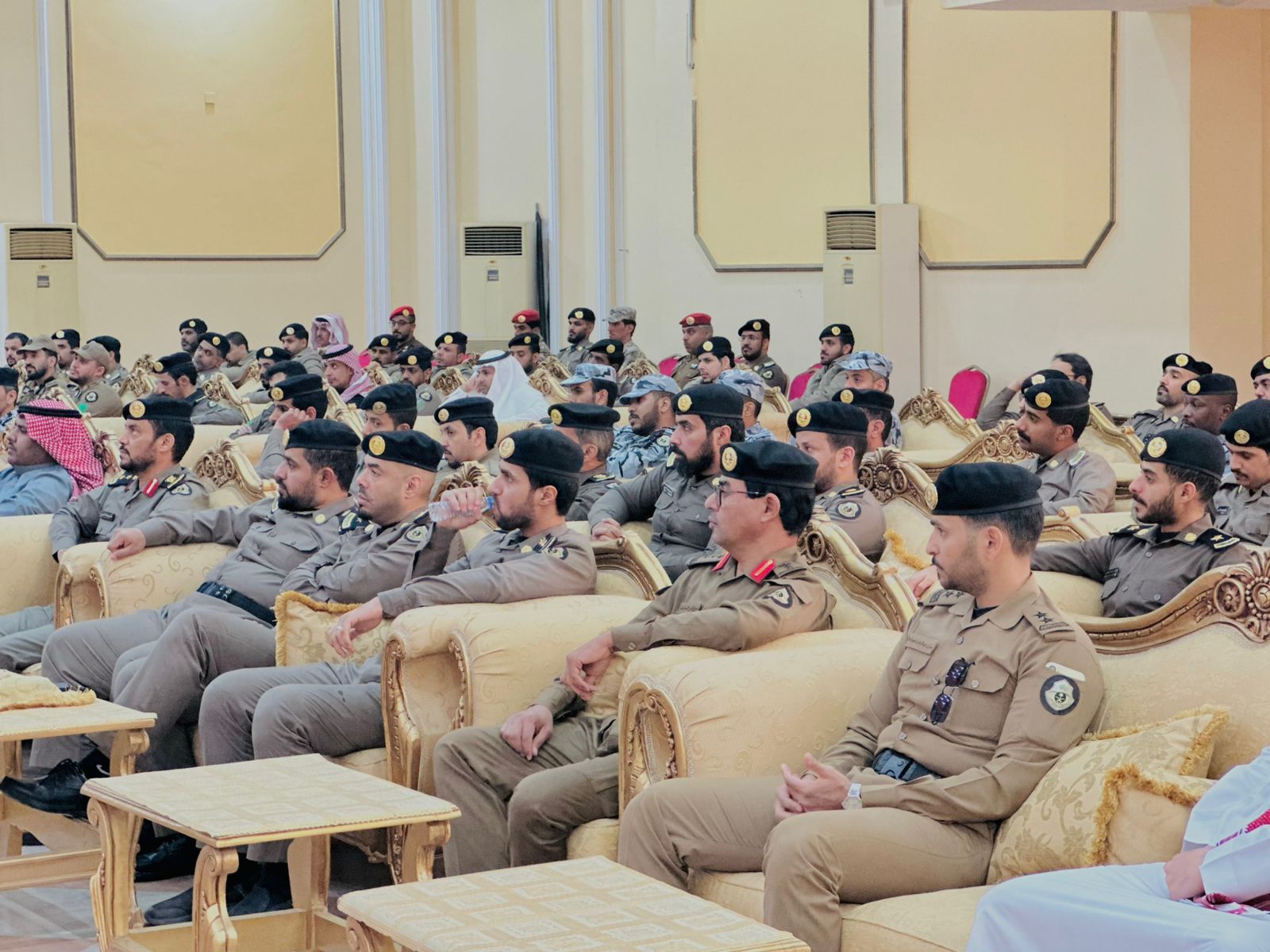 تنفيذ محاضرة بعنوان (التحذير من الجماعات المتطرفة) قدمها فضيلة أ.د  محمد بن بخيت الحجيلي في مديرية شرطة منطقة المدينة المنورة - 4