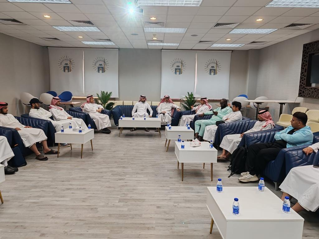 عقد المجلس الاستشاري الطلابي كلية العلوم اجتماعه للعام 1447هـ برئاسة سعادة عميد الكلية د. طارق بن زياد أبولبده، وبحضور وكلاء الكلية ومدير إدارة الكلية.