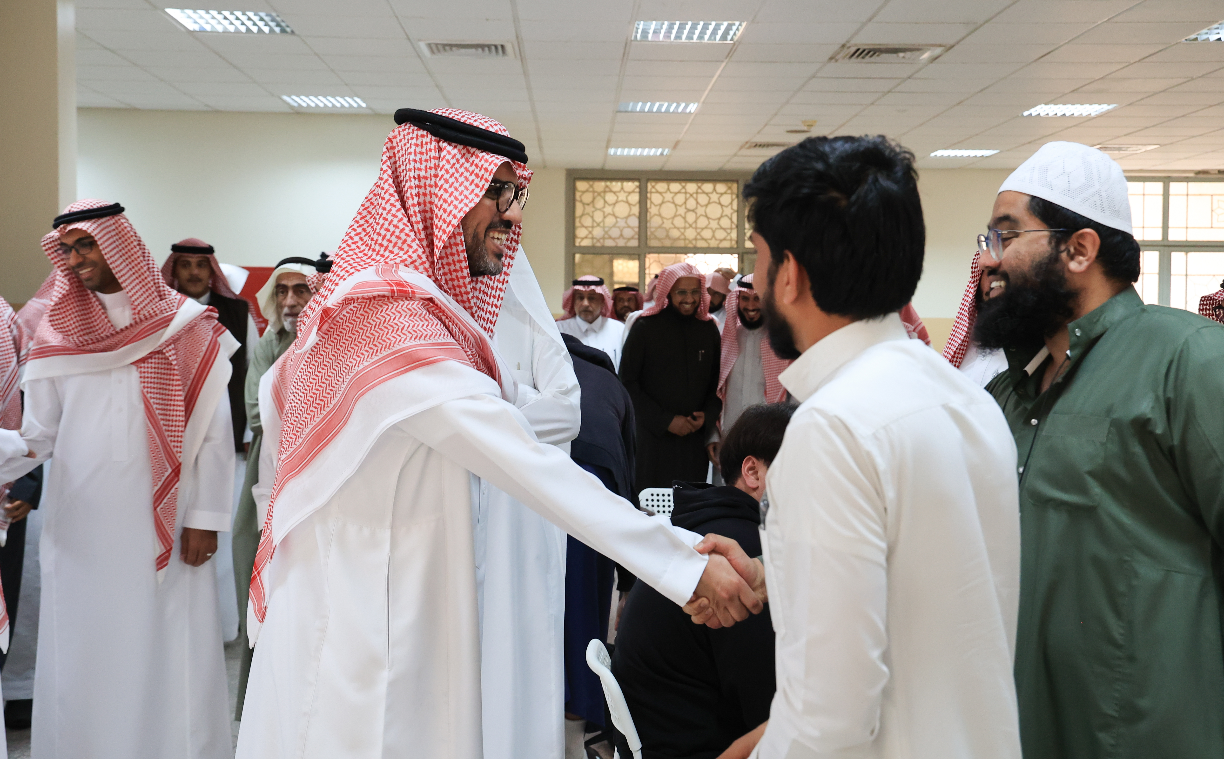 رئيس الجامعة الإسلامية يدشن معرض كلية العقيدة والدعوة للتوعية الفكرية - 3