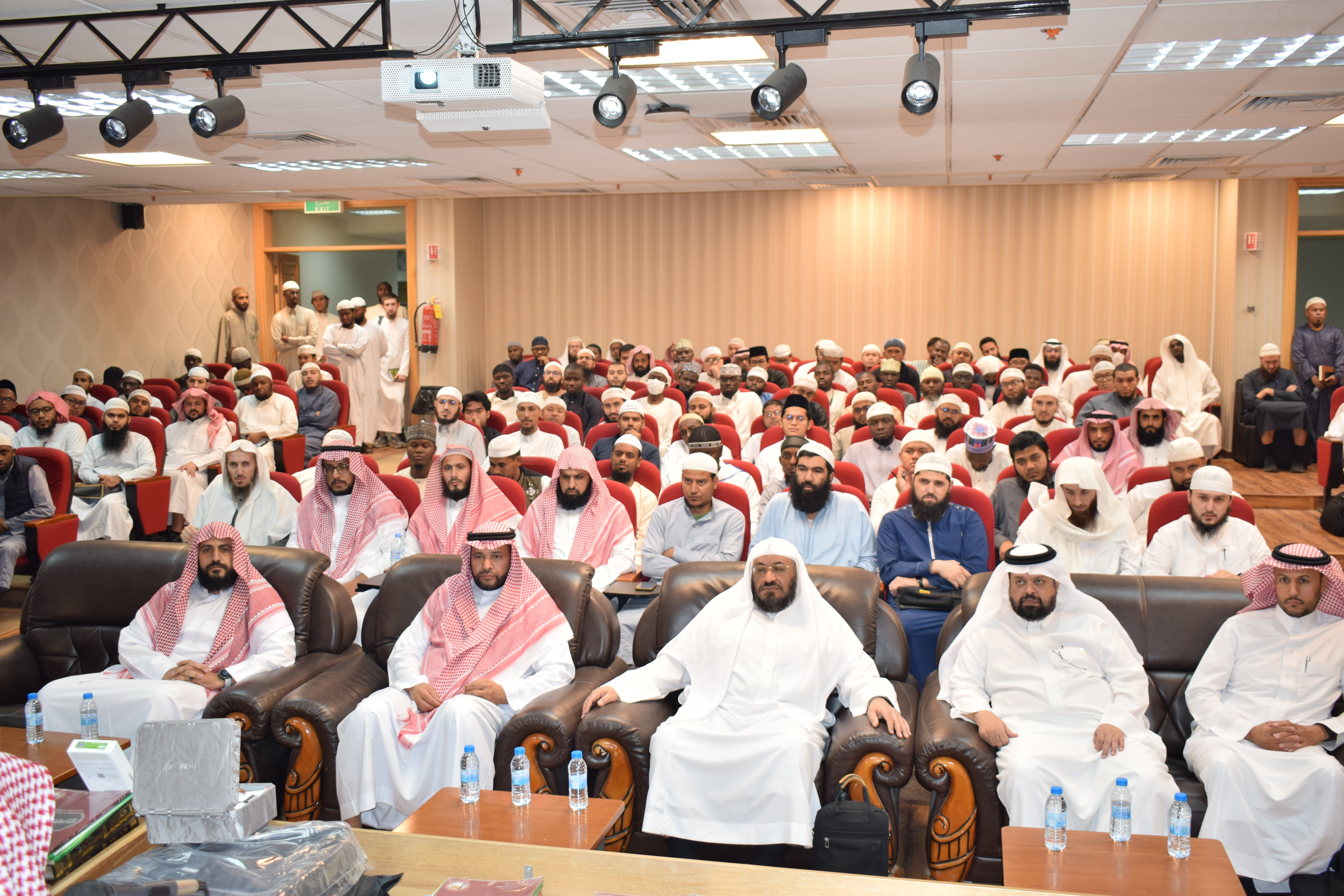 لقاء عميد الكلية مع طلاب الدراسات العليا - 2
