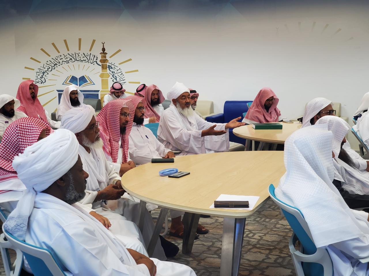 أقامت كلية الشريعة دورة تدريبية لمدة ثلاثة أيام متتالية حول آلية بناء خطة قياس نواتج التعلم وكيفية كتابة تقريرها - 3