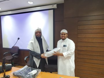 أقامت كلية الشريعة لقاء أكاديميا حول جهود علماء المملكة العربية السعودية في الحث على الجماعة والنهي عن الفرقة - 1