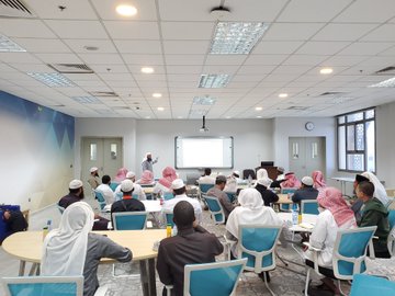 أقامت كلية الشريعة دورة تدريبية حول الطرق العلمية لبحث النوازل الفقهية - 4