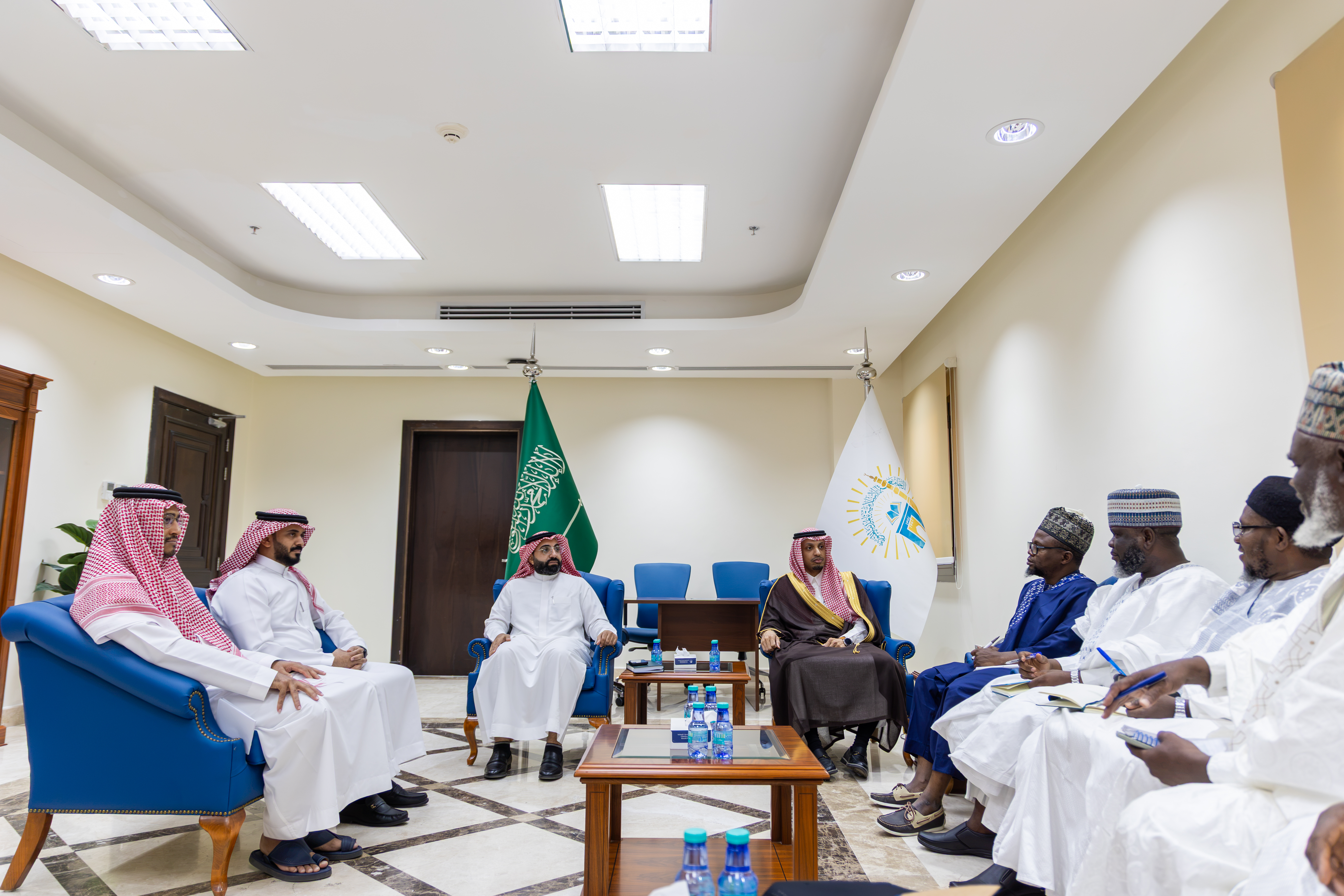 وكيل الجامعة الإسلامية للشؤون الأكاديمية يستقبل مدير معهد اللغة العربية والثقافة الإسلامية بجامعة أبومي كالافي في جمهورية بنين - 2